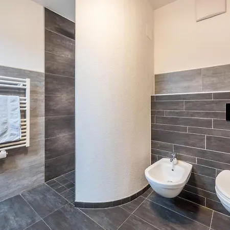 Alpen Living - 2 Stock Apartment *